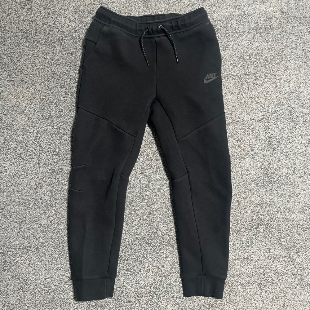 Nike Tech Fleece Joggers Black Tapered Sweatpants HV5869-010 Medium